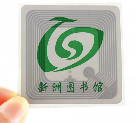 RFID标签在图书馆的应用比传统条码标签使用更快捷，高效