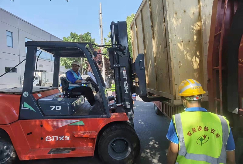 設(shè)備卸車(chē)安裝